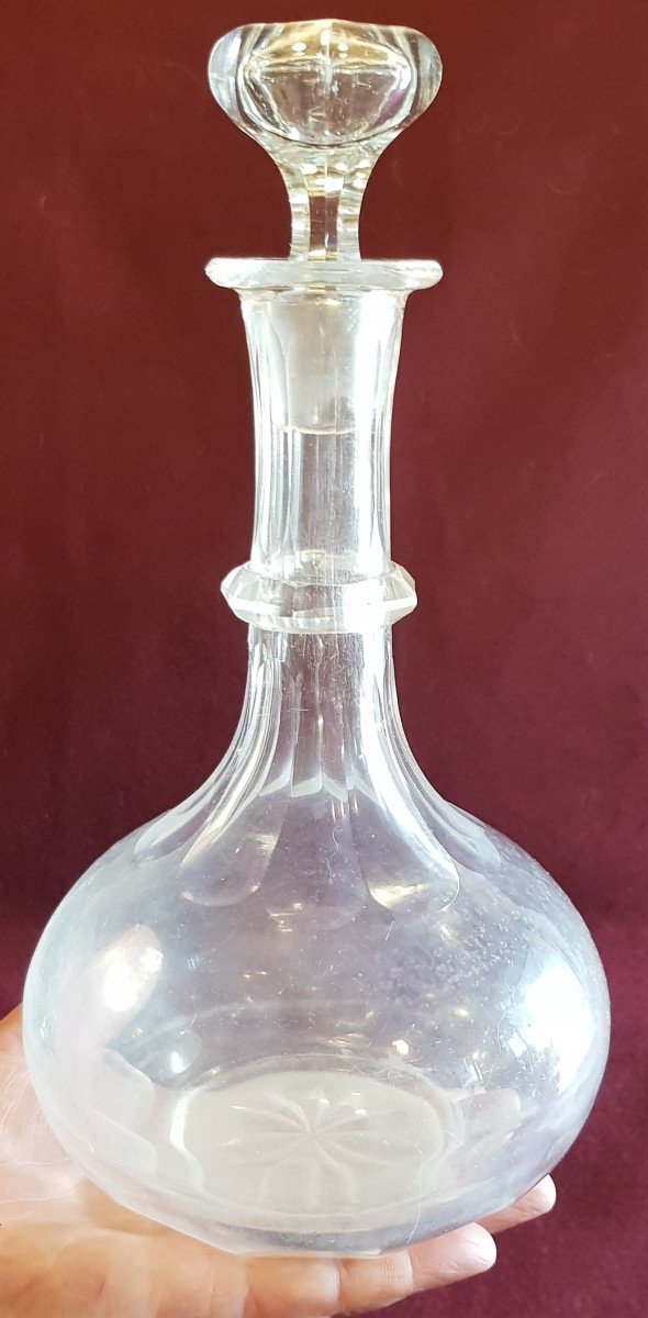 Antica bottiglia in cristallo fine del XIX secolo