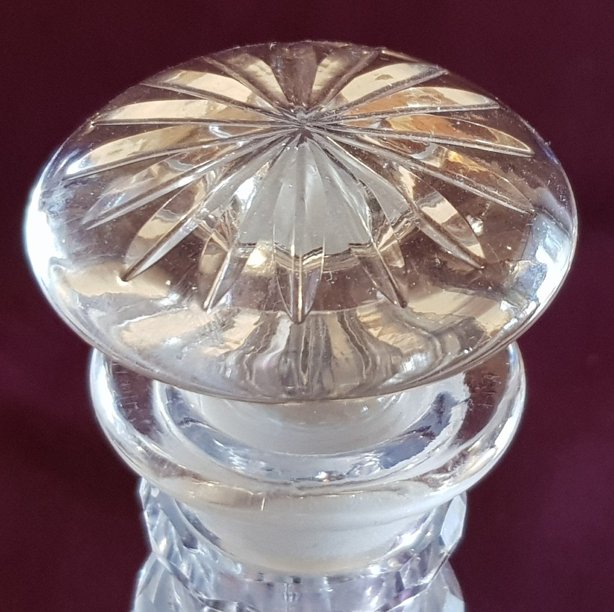 Bella bottiglia del XIX secolo in cristallo stampato e molato-photo-1