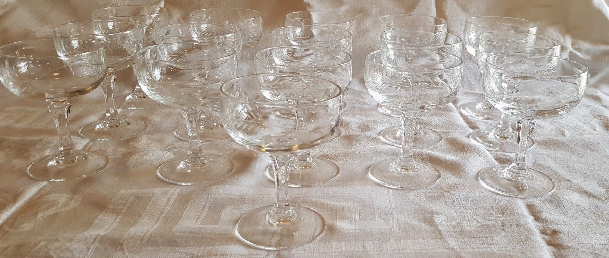 serie di 16 antiche coppe da champagne in cristallo inciso-photo-2
