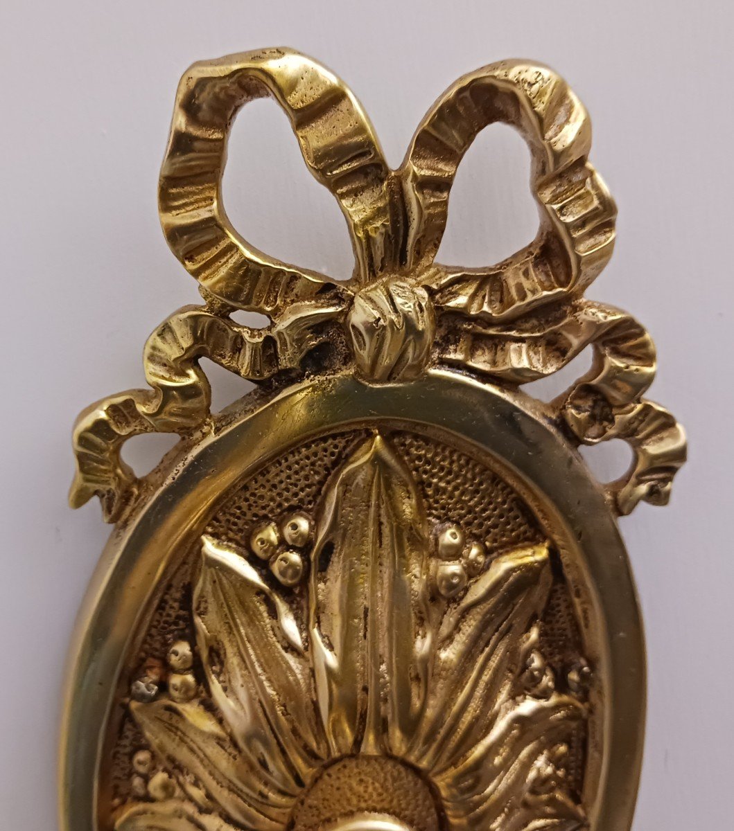 Coppia di applique in ottone lucido e campanelle in vetro opalescente stile Luigi XVI-photo-2