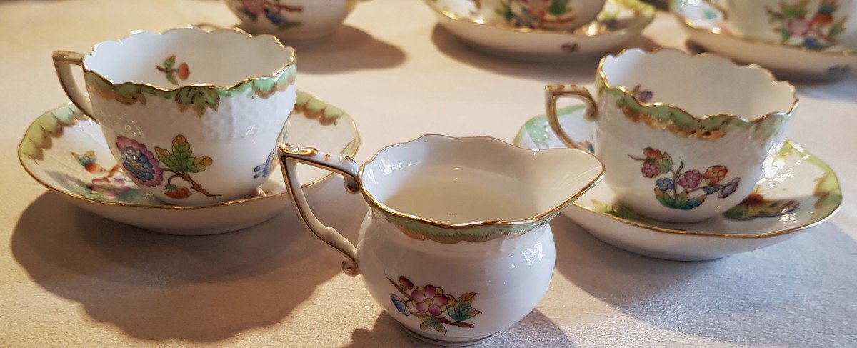 set di 2 tazze da caffè e 1 piccola lattiera in porcellana Herend Queen Victoria