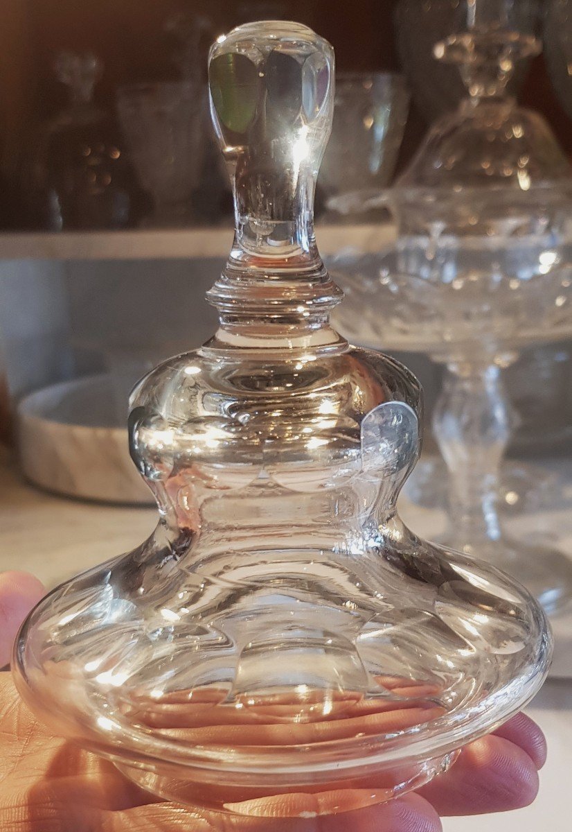 Coppia di antichi vasi con coperchio in cristallo-photo-1