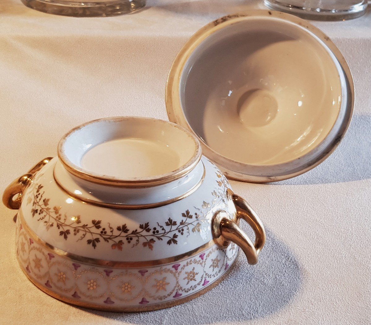 Antica tazza da puerpera in porcellana decorata a mano della prima metà del XIX secolo-photo-2