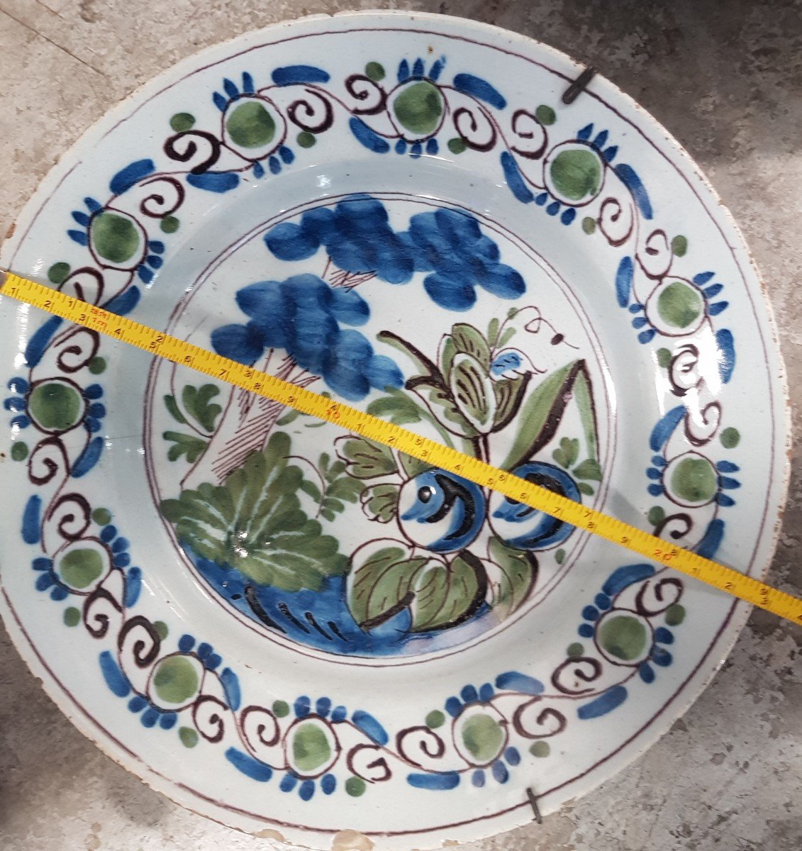 Coppia di antichi piatti in  maiolica  di Delft, Paesi Bassi, XVIII secolo-photo-3