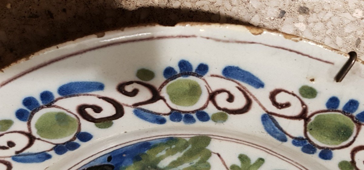 Coppia di antichi piatti in  maiolica  di Delft, Paesi Bassi, XVIII secolo-photo-4