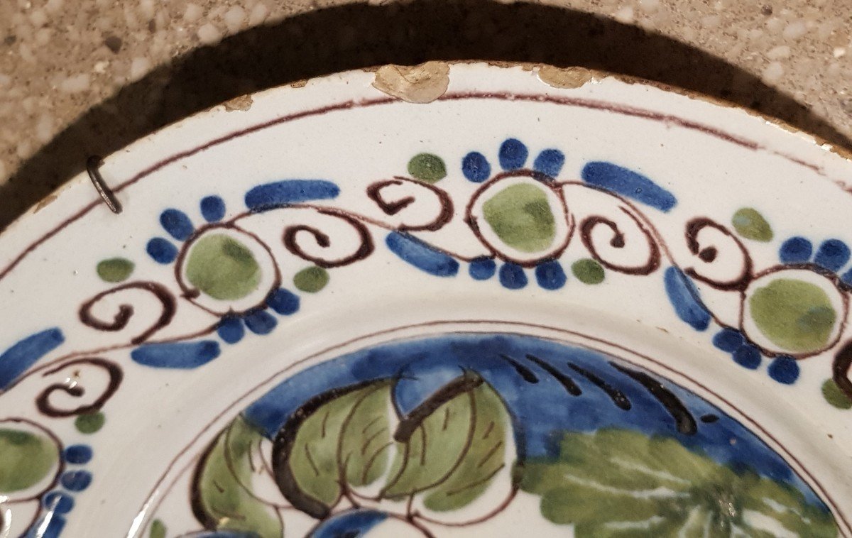 Coppia di antichi piatti in  maiolica  di Delft, Paesi Bassi, XVIII secolo-photo-5