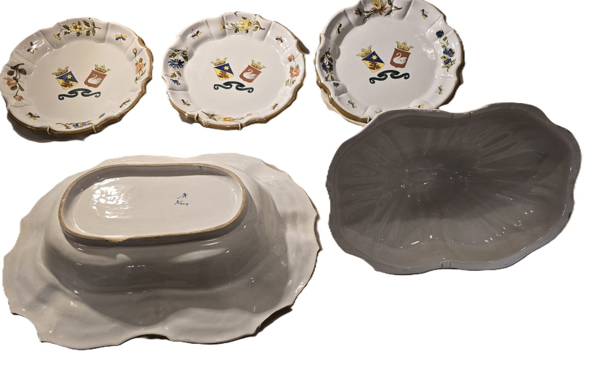 Antico piatto da portata in maiolica di Nove con stemmi nuziali di Juvalt Parravicini-photo-4