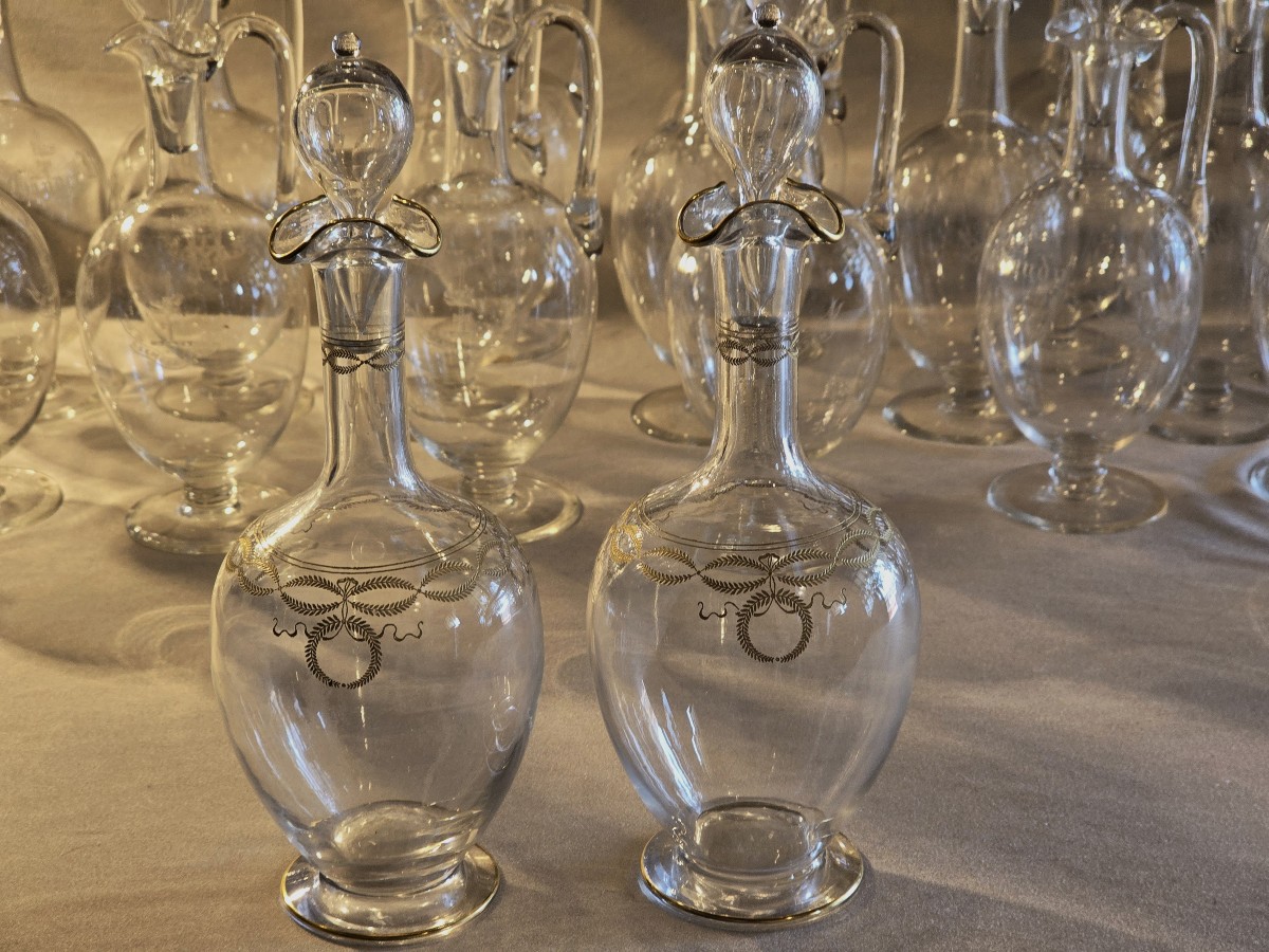 Coppia di piccole bottiglie da liquore antiche  in cristallo Baccarat modello Byzantine dorato.