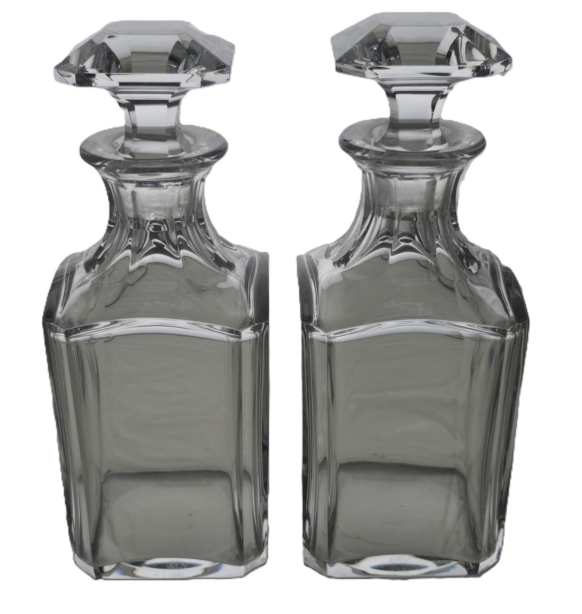 Coppia di bottiglie da liquore in cristallo Baccarat modello Harcourt