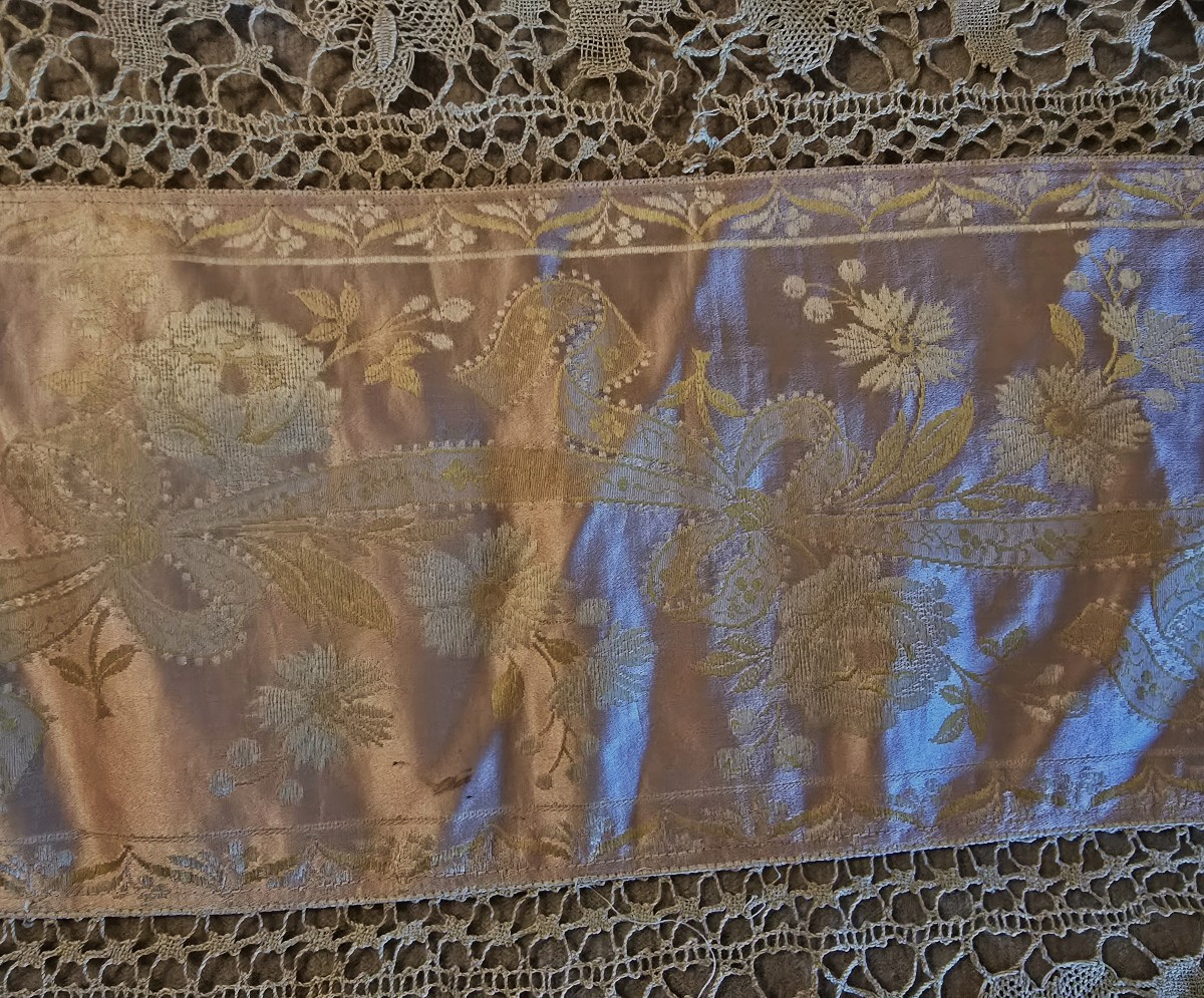 Grande copriletto Liberty in seta e pizzo, 280x270 cm-photo-1