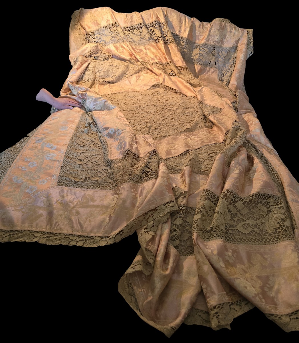 Grande copriletto Liberty in seta e pizzo, 280x270 cm