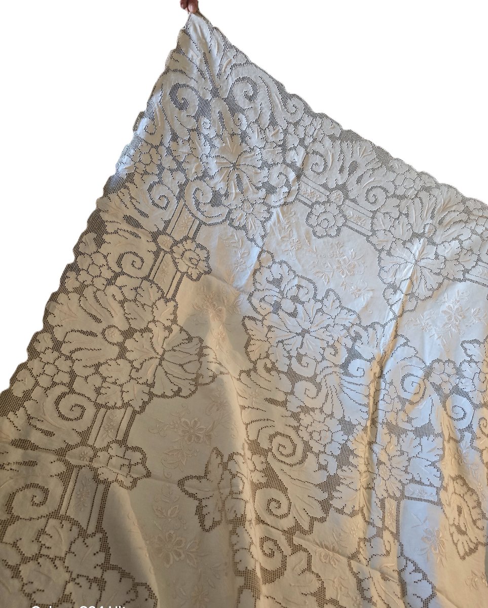 Antica tovaglia da cerimonia e 6 tovaglioli ricamati a mano  255x165 cm.-photo-3