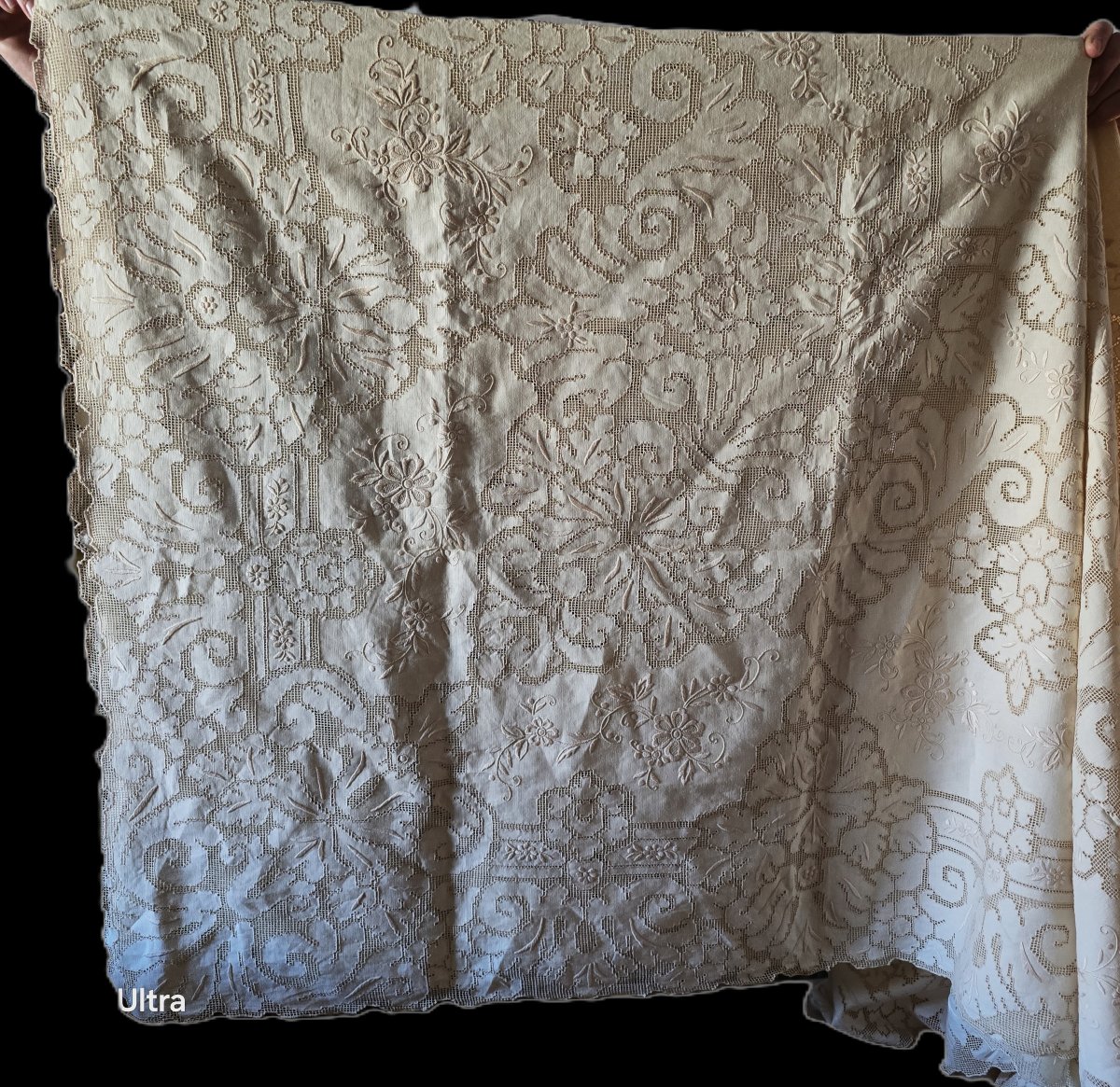 Antica tovaglia da cerimonia e 6 tovaglioli ricamati a mano  255x165 cm.-photo-4