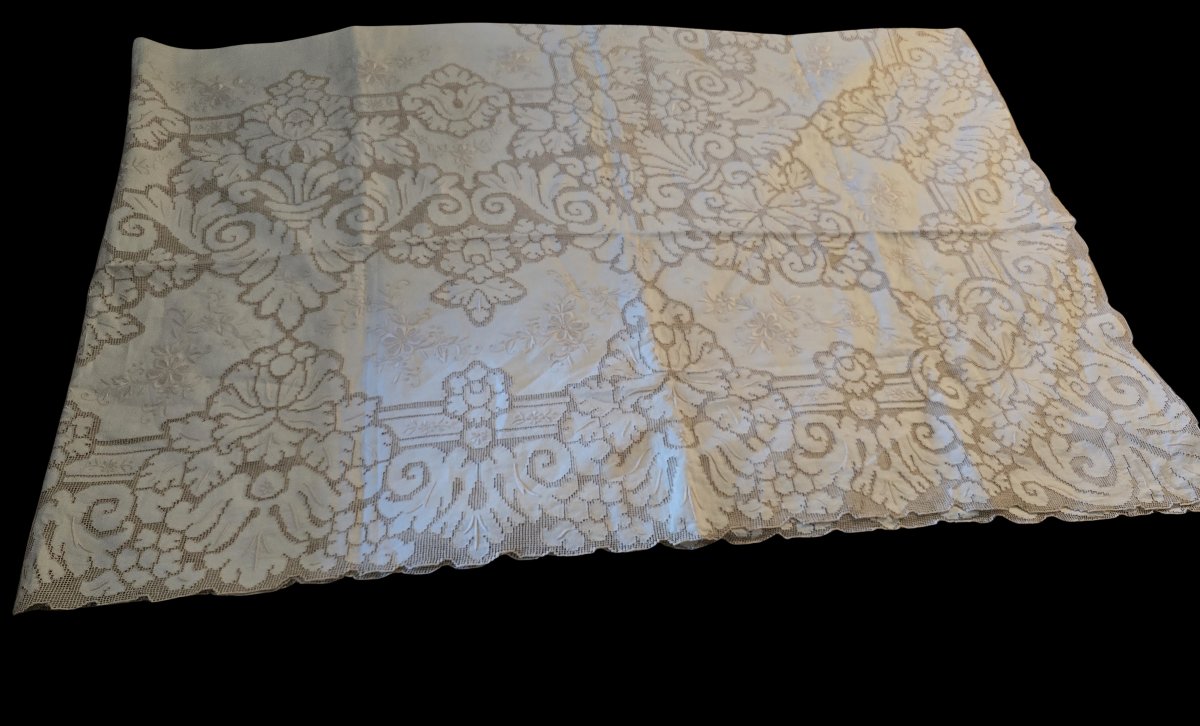 Antica tovaglia da cerimonia e 6 tovaglioli ricamati a mano  255x165 cm.-photo-4