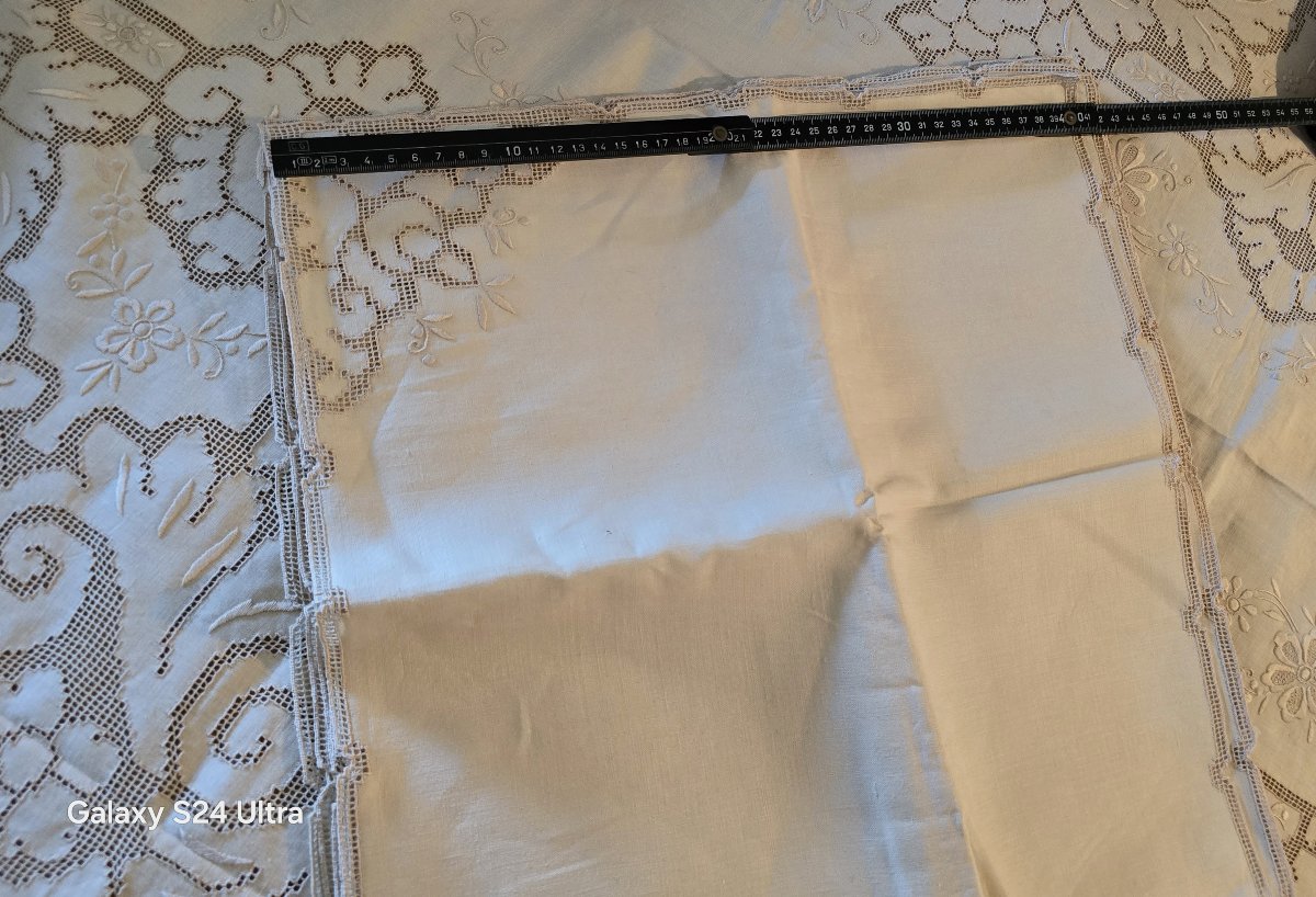 Antica tovaglia da cerimonia e 6 tovaglioli ricamati a mano  255x165 cm.-photo-8