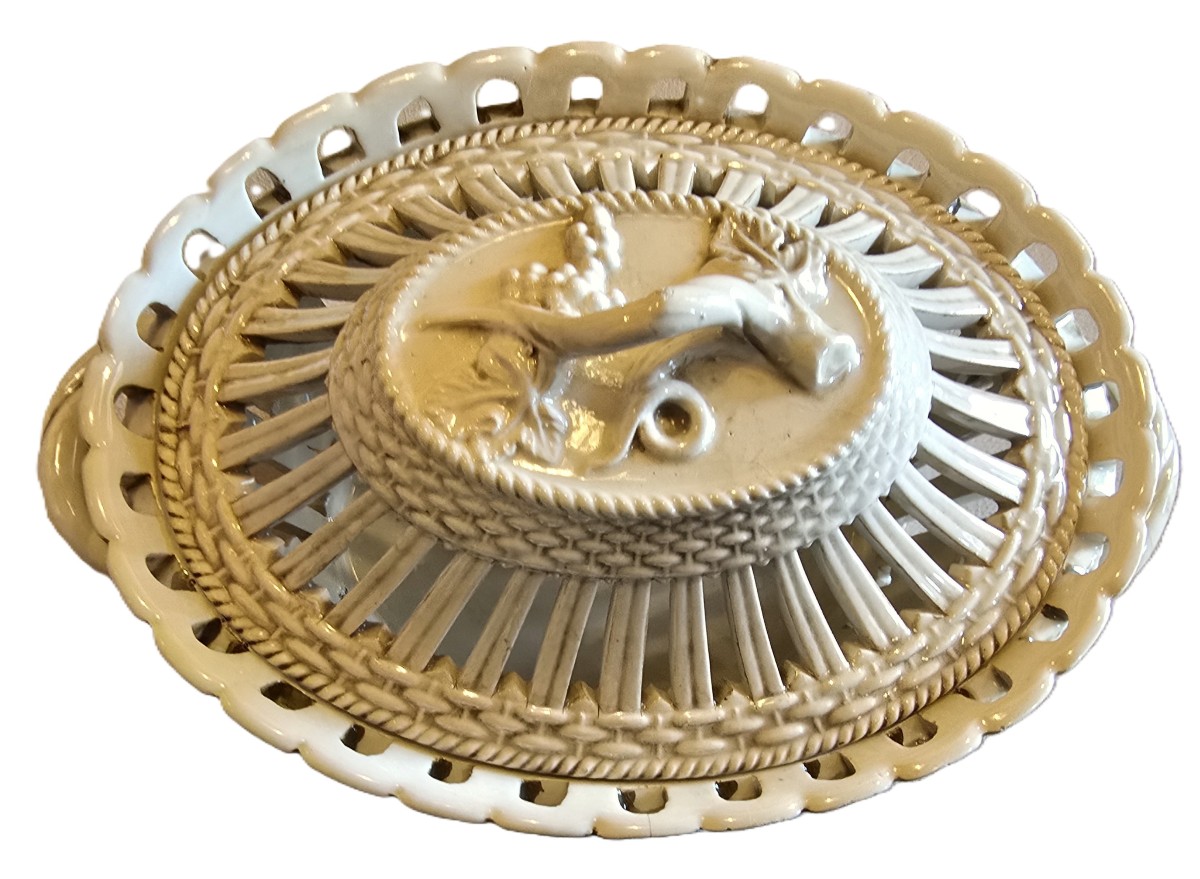 Antico centrotavola in maiolica traforata italiana-photo-3