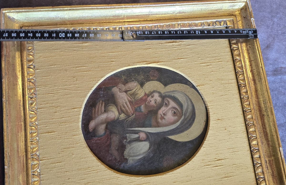 Dipinto antico a olio su rame raffigurante la Vergine con il Bambino Gesù, con cornice dorata-photo-2