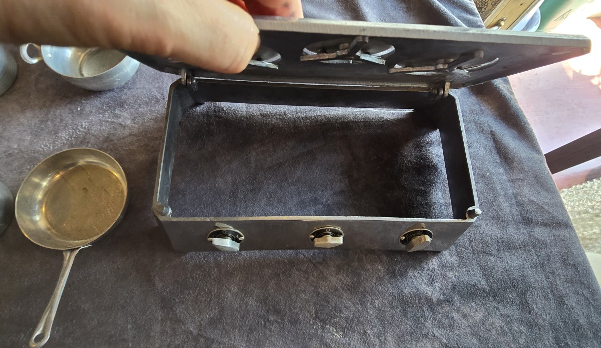 Antichi giocattoli mobili  e stoviglie cucina italiana del dopoguerra-photo-5