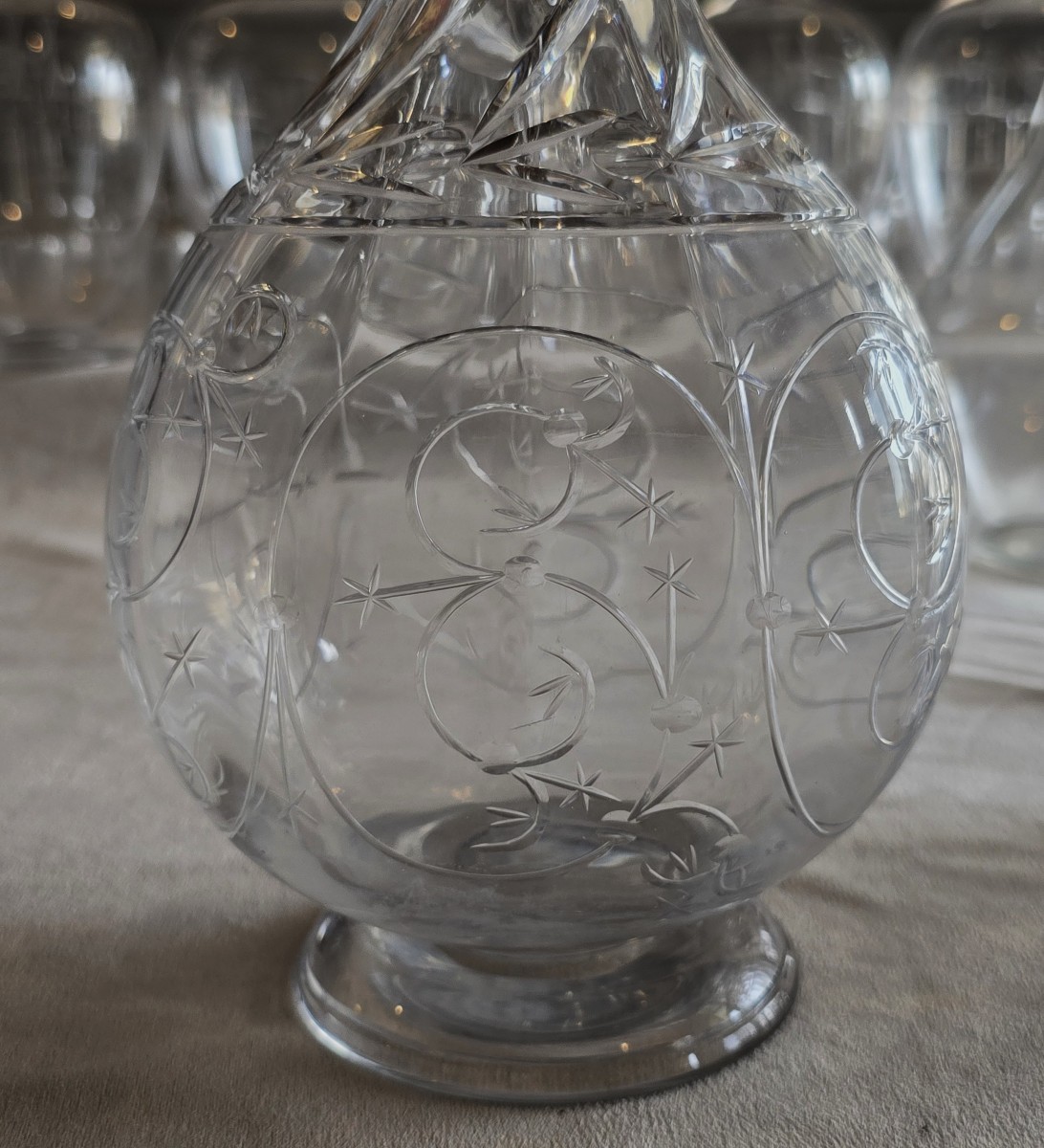 Antica bottiglia decanter in cristallo inciso, attribuita a Baccarat-photo-3