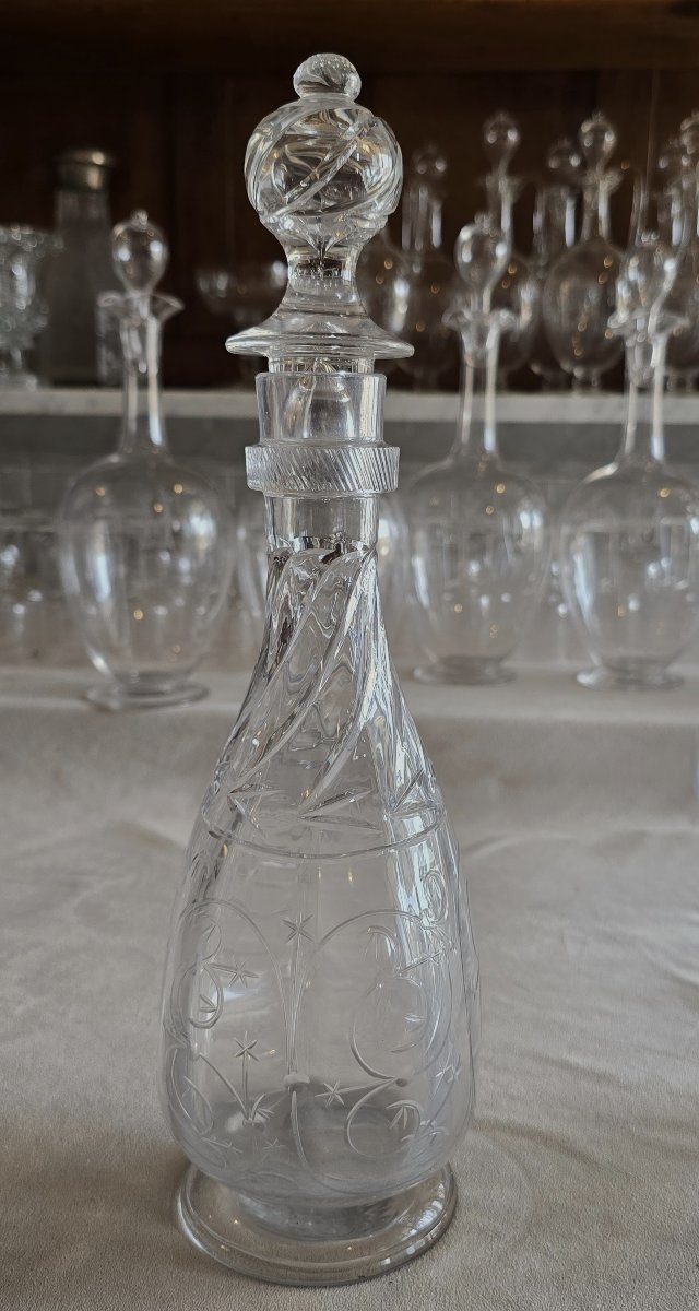 Antica bottiglia decanter in cristallo inciso, attribuita a Baccarat-photo-1