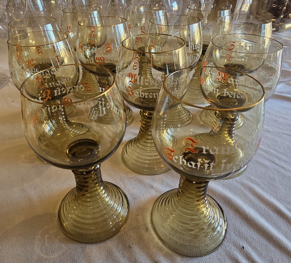 Serie di 12 bicchieri da vino Römer in vetro soffiato smaltato-photo-2