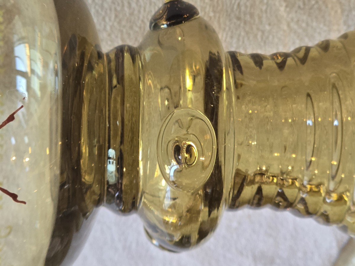 Antico bicchiere da vino Römer in vetro soffiato decorato a smalto-photo-1