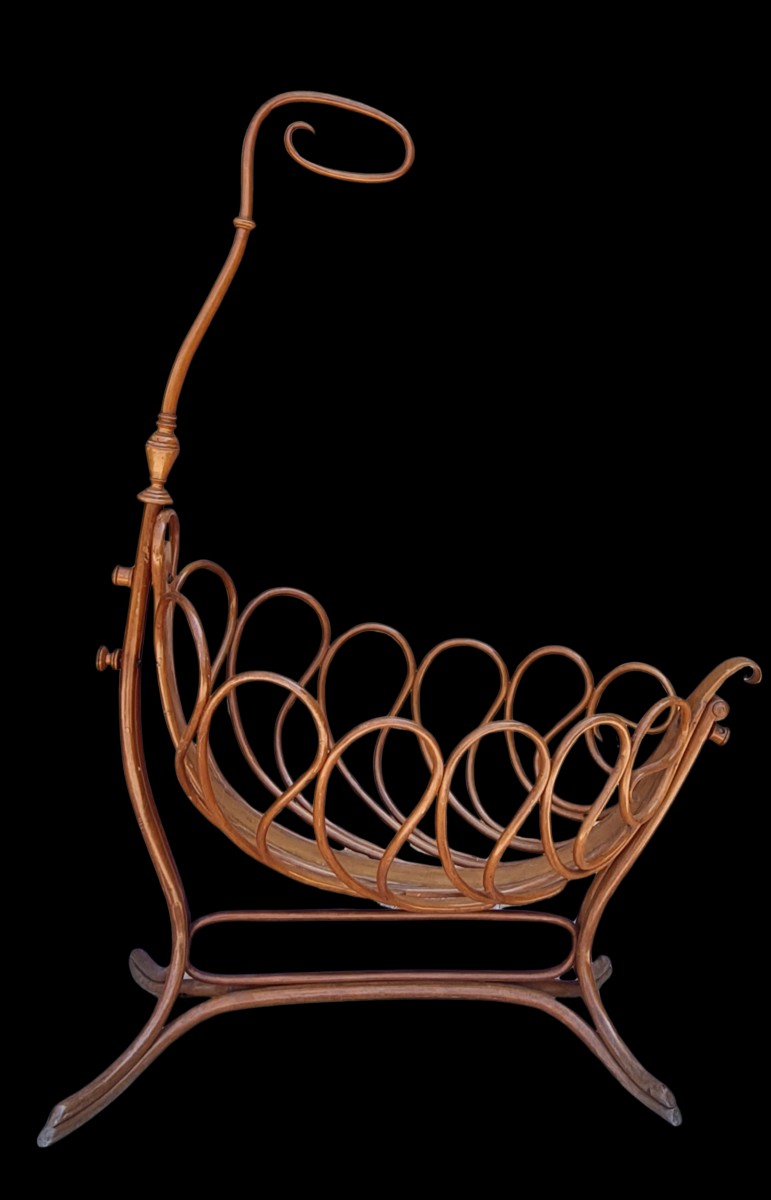 Antica culla Thonet in faggio curvato
