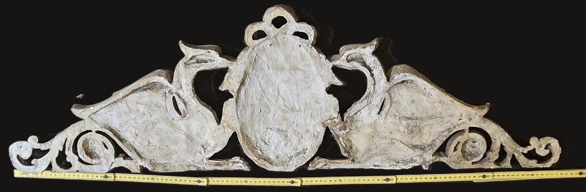 Antico frontone sovrapporta del XIX secolo con grifoni alati-photo-4