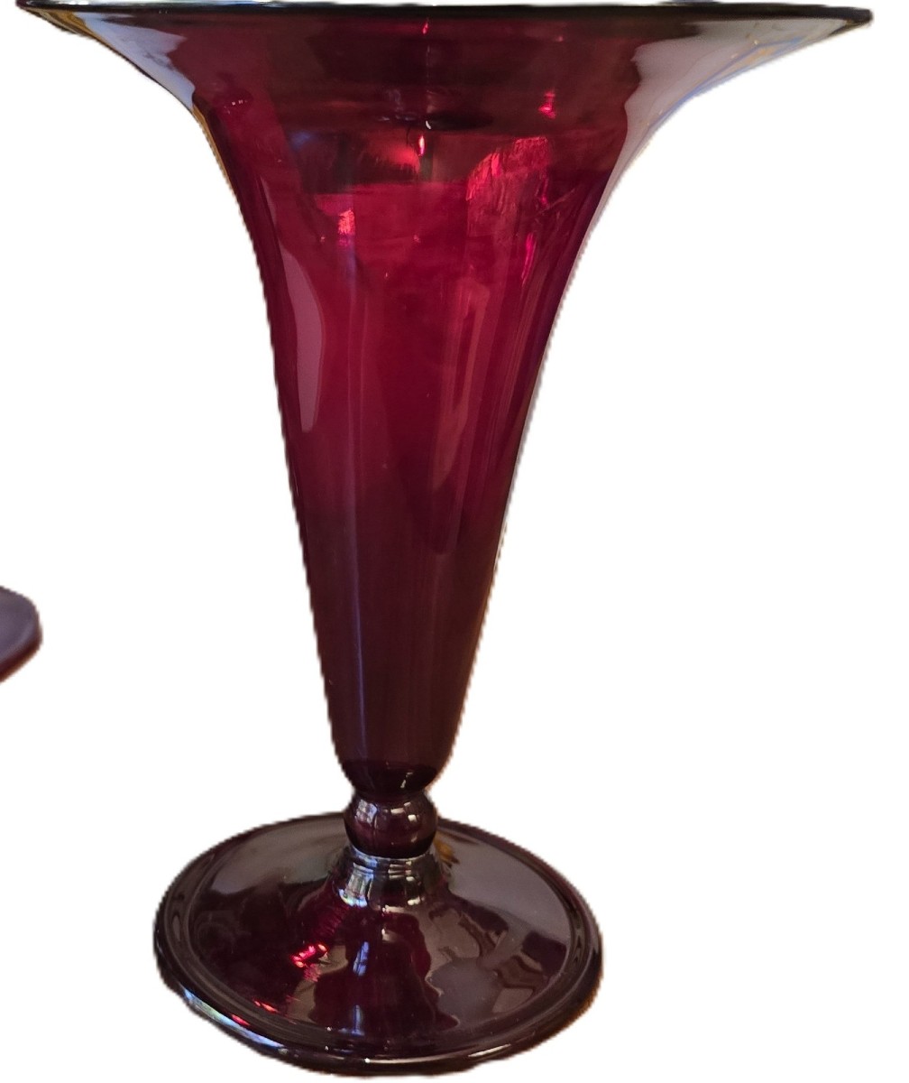 Antico vaso in vetro soffiato di Murano colore rosso rubino