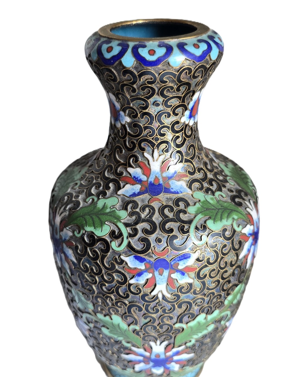Quattro antichi vasi cloisonné in smalto policromo su struttura in ottone-photo-3
