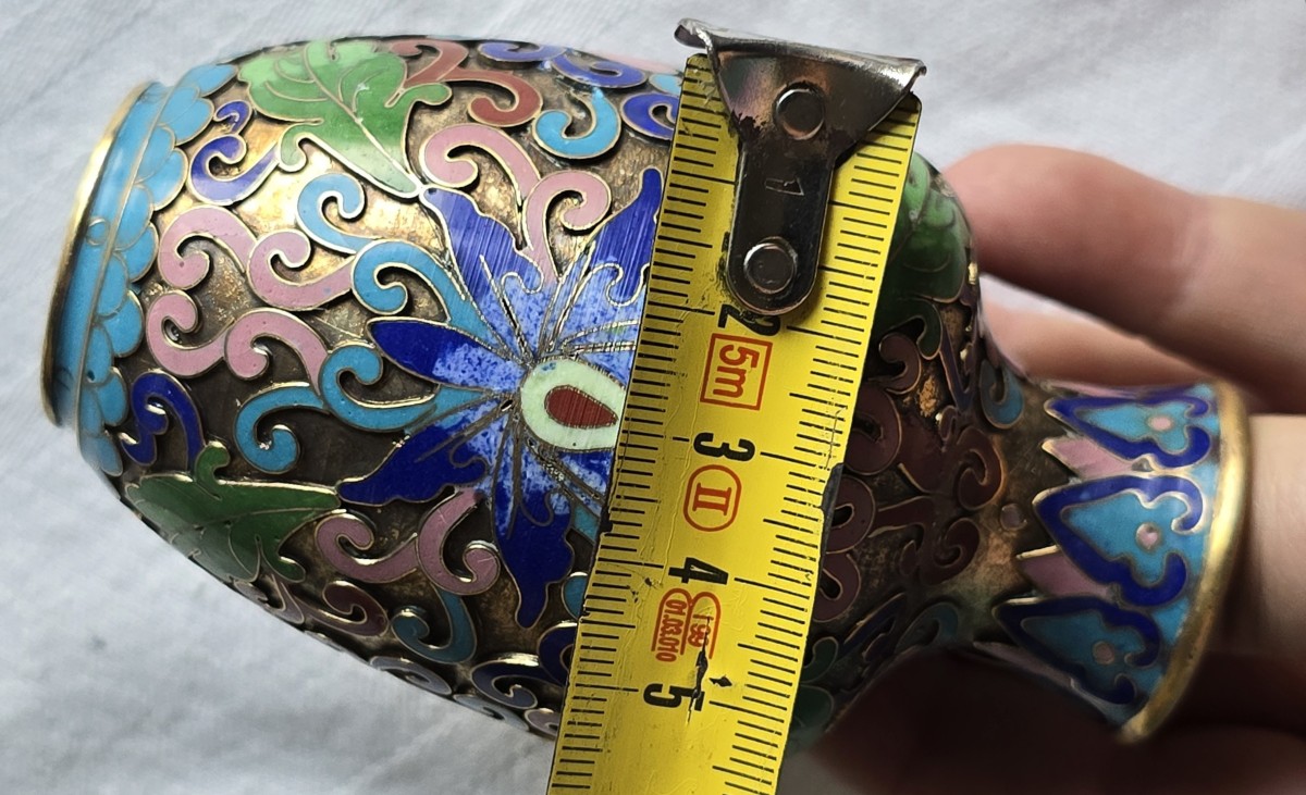 Quattro antichi vasi cloisonné in smalto policromo su struttura in ottone-photo-4