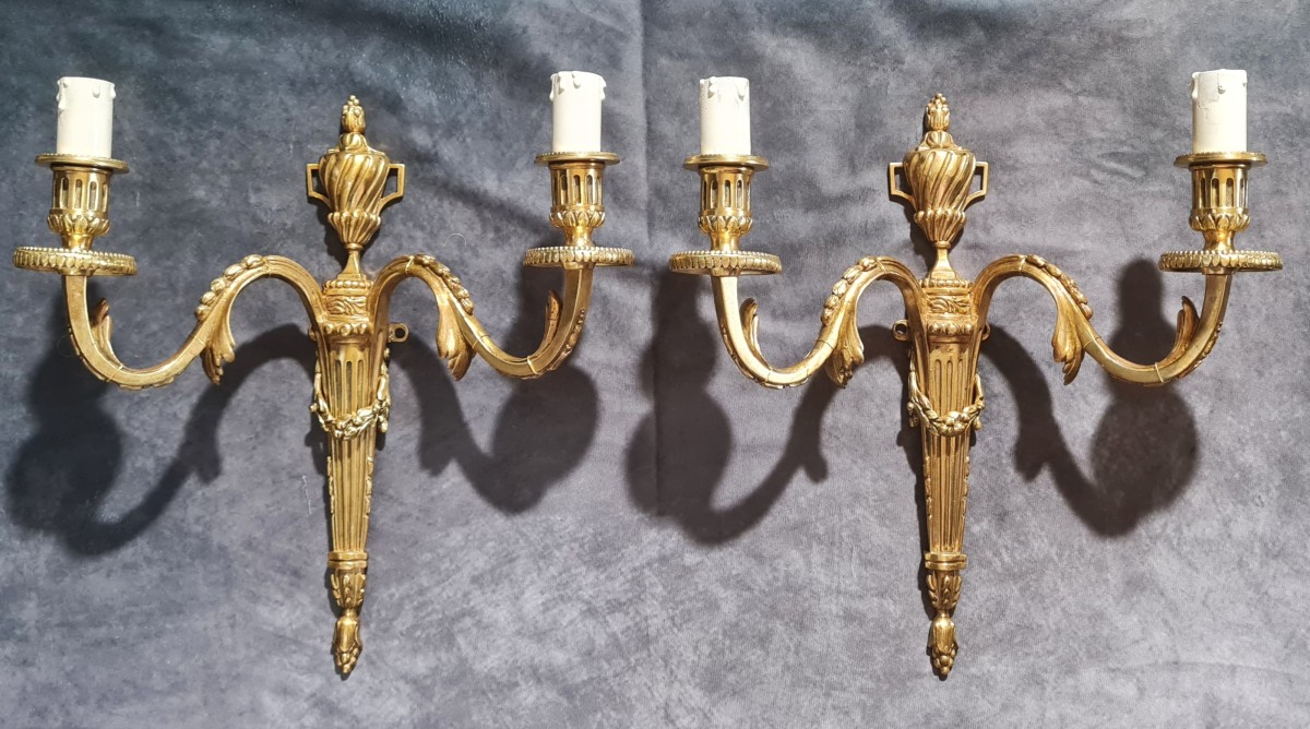 Antica coppia di appliques in bronzo in stile Luigi XVI