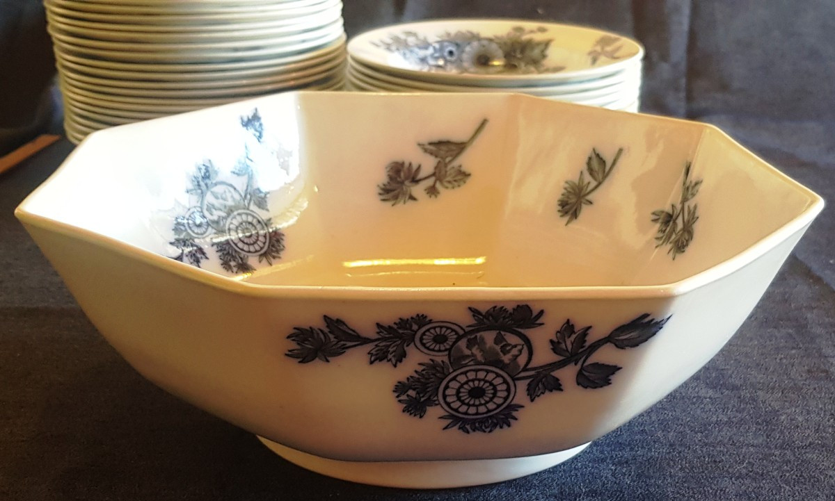 Antico servizio di piatti in maiolica, 77 pezzi, Società Ceramica Richard, modello Marsala-photo-4