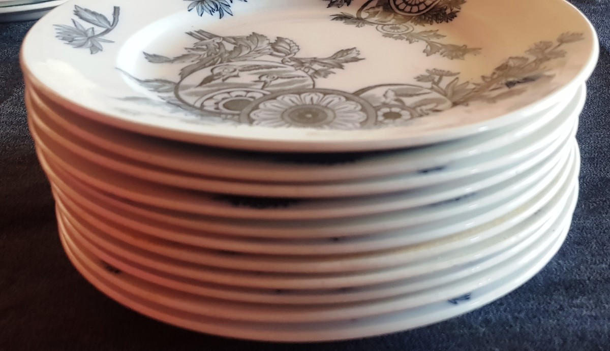 Antico servizio di piatti in maiolica, 77 pezzi, Società Ceramica Richard, modello Marsala-photo-6