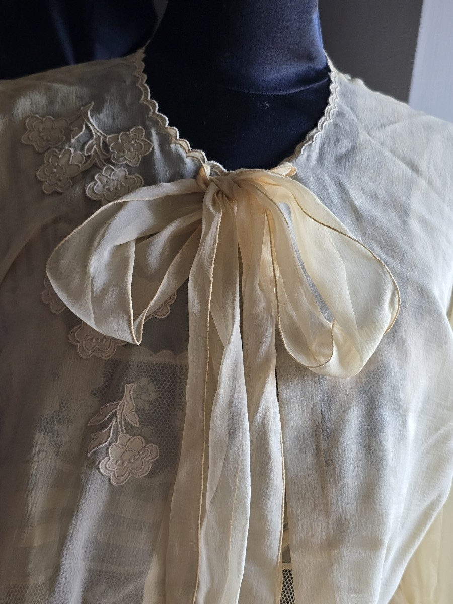 Completo vestaglia e camicia da notte in seta e trine-photo-4