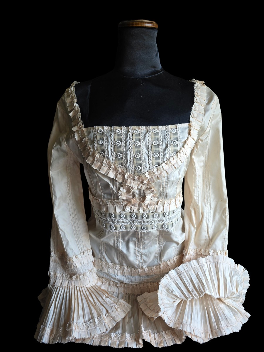 Camicia retrò in seta con applicazioni di pizzo-photo-1