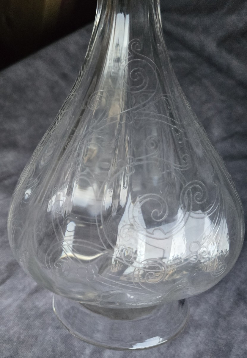 Antica bottiglia in cristallo inciso – Boemia, nel gusto di Moser, circa 1920–1940-photo-3