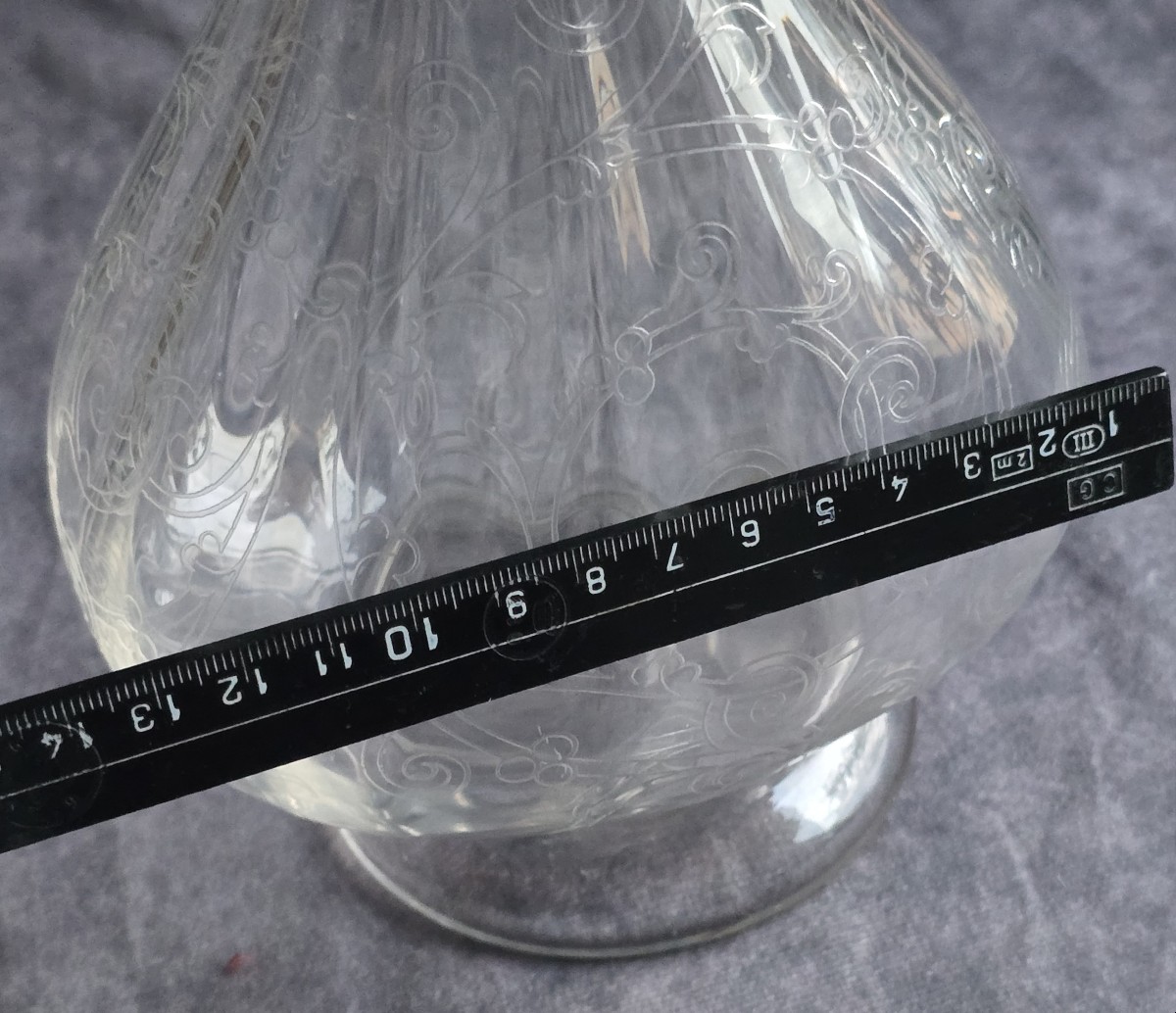 Antica bottiglia in cristallo inciso – Boemia, nel gusto di Moser, circa 1920–1940-photo-6