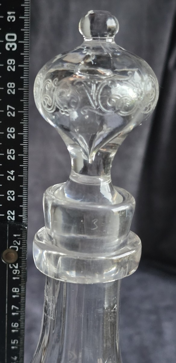 Antica bottiglia in cristallo inciso – Boemia, nel gusto di Moser, circa 1920–1940-photo-7