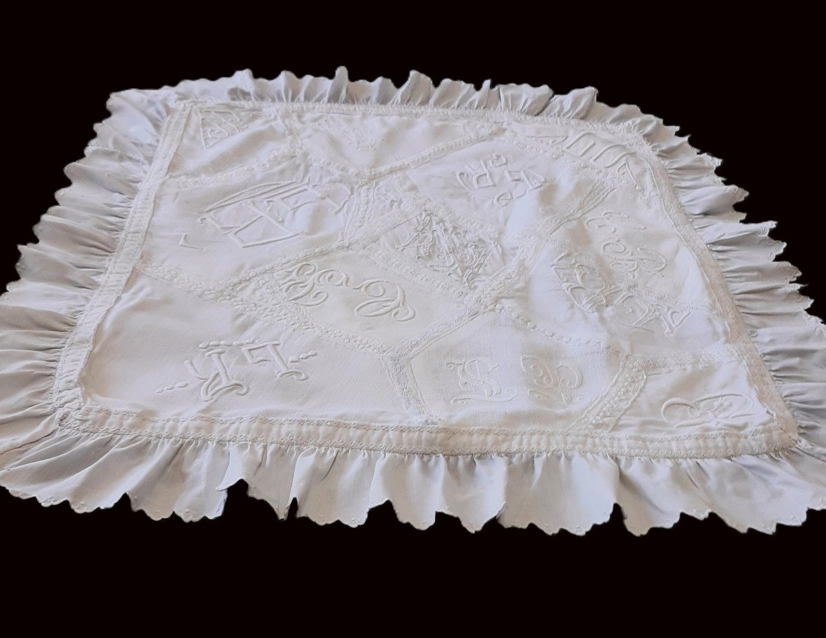 Antica fodera per cuscino in patchwork di monogrammi ricamati-photo-2