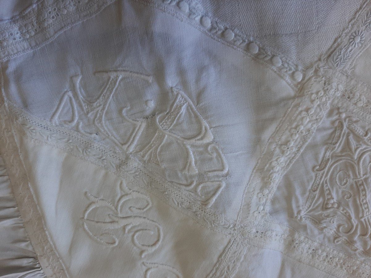 Antica fodera per cuscino in patchwork di monogrammi ricamati-photo-3