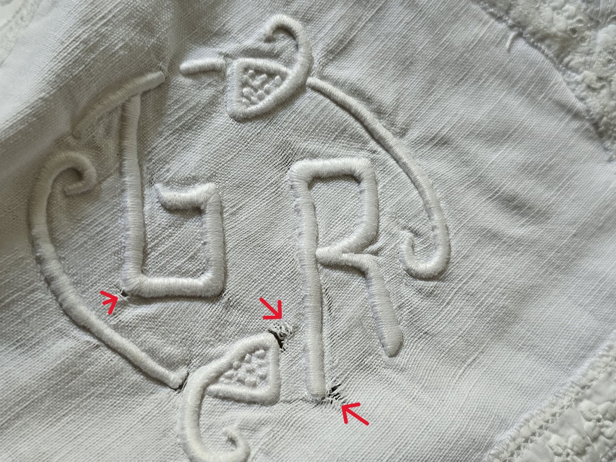 Antica fodera per cuscino in patchwork di monogrammi ricamati-photo-8