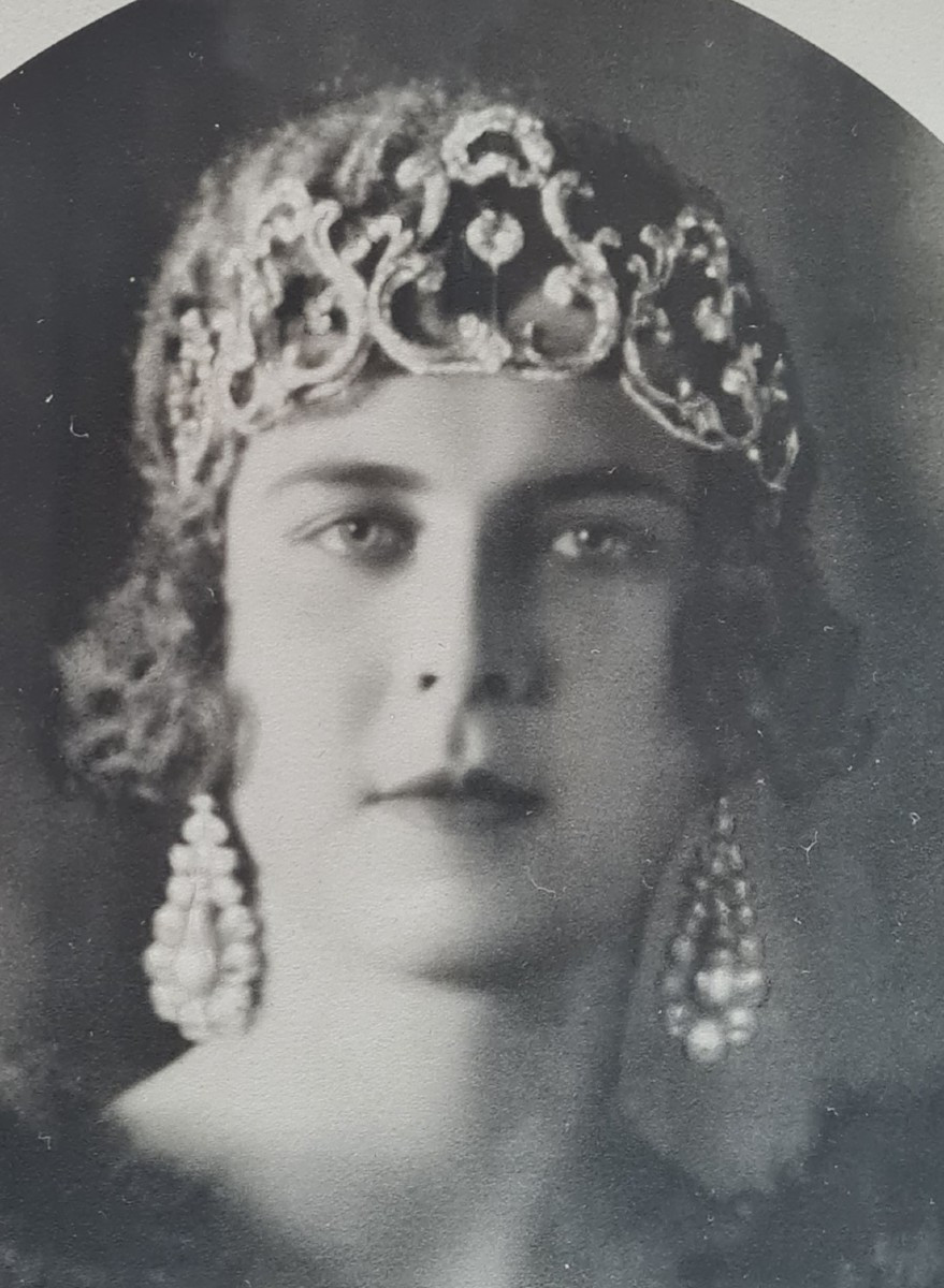 Foto e autografo di S.A.R. Maria José del Belgio, ultima Regina d’Italia – Italia, circa 1930-photo-2