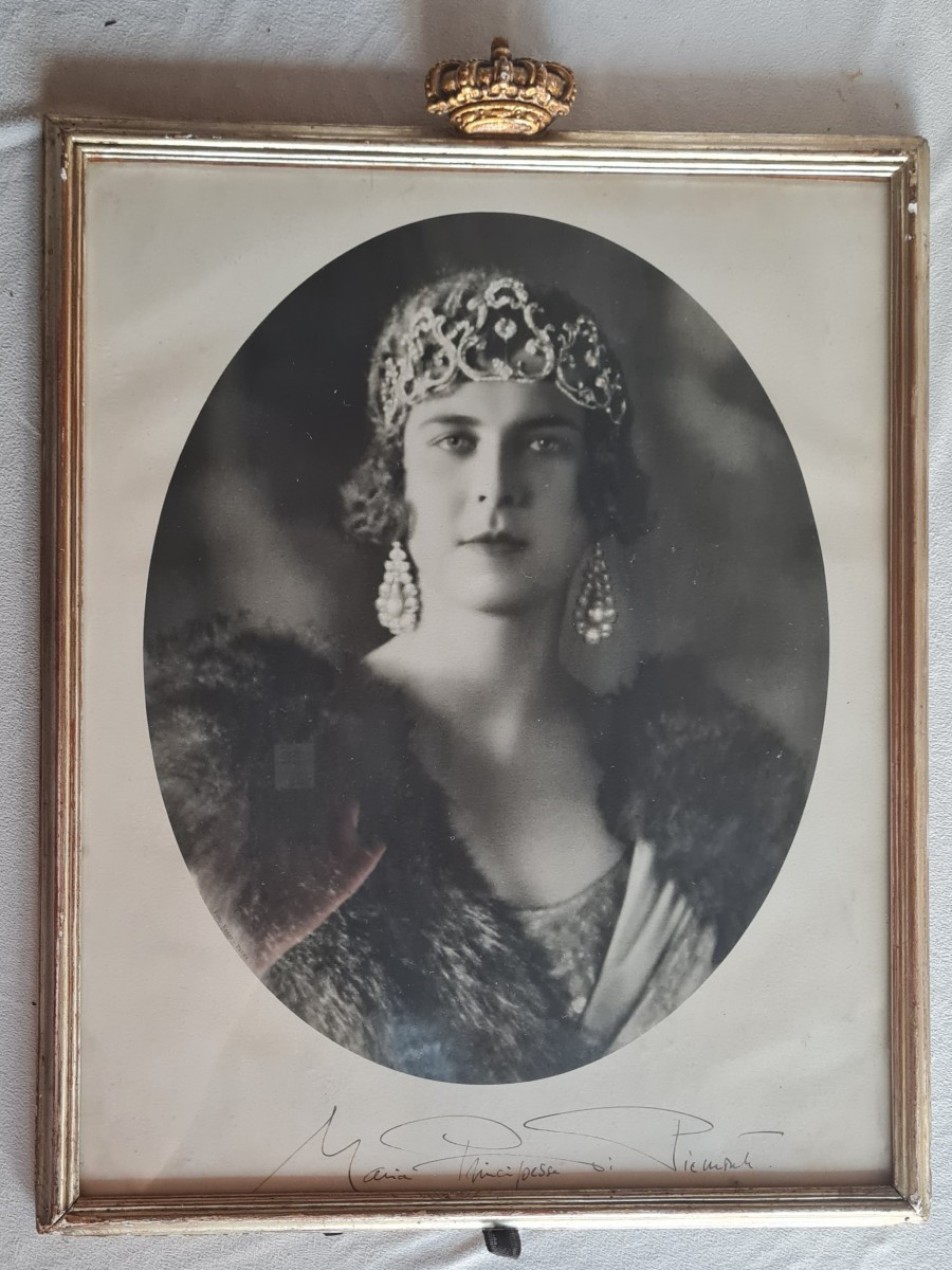 Foto e autografo di S.A.R. Maria José del Belgio, ultima Regina d’Italia – Italia, circa 1930
