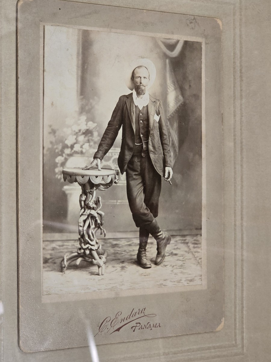 Atelier Carlos Endara – Ritratto fotografico di un borghese, Panama, circa 1905-photo-4