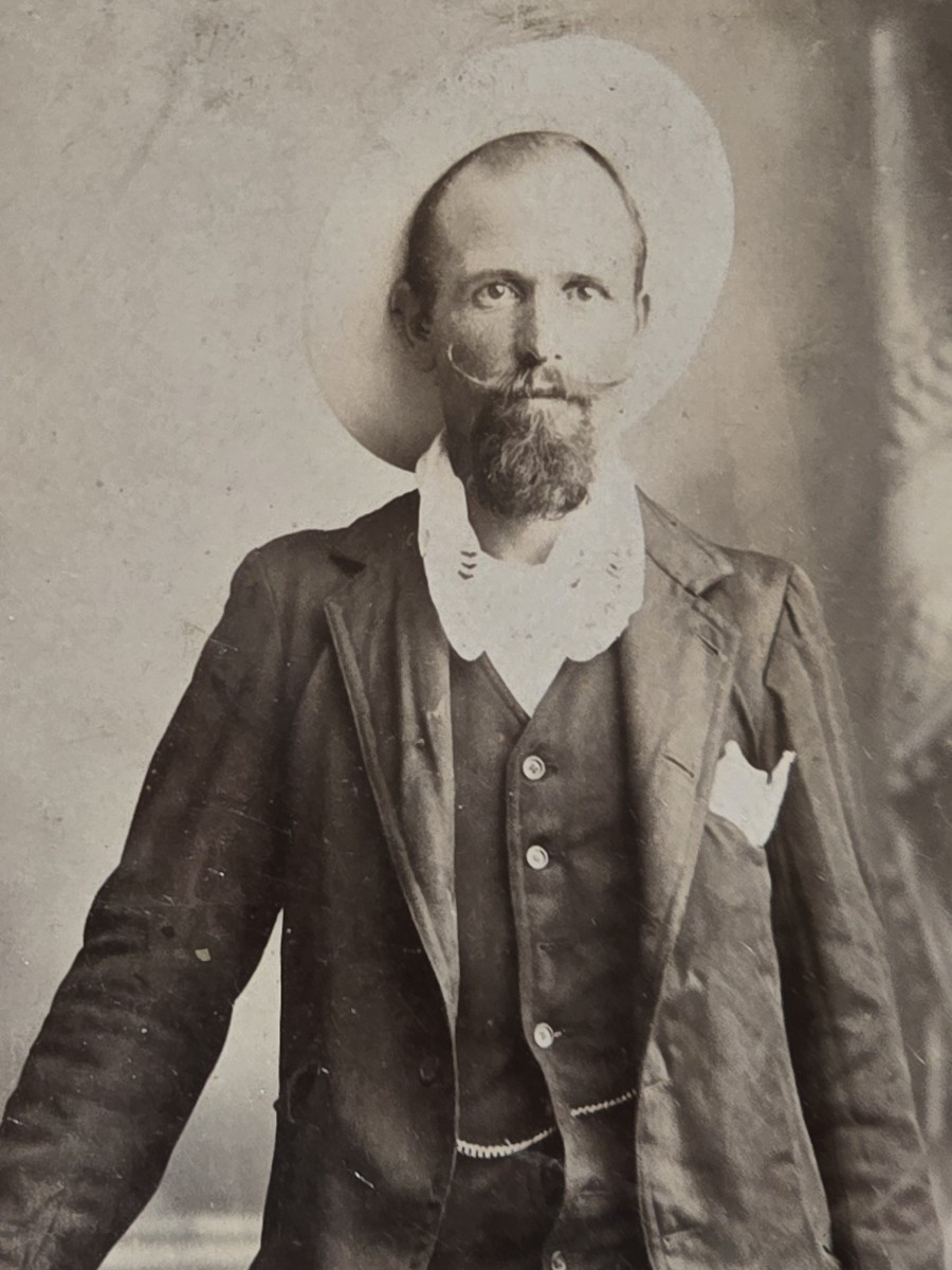 Atelier Carlos Endara – Ritratto fotografico di un borghese, Panama, circa 1905-photo-1