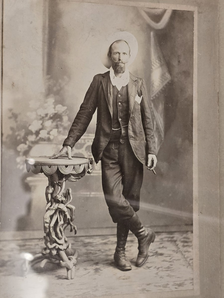 Atelier Carlos Endara – Ritratto fotografico di un borghese, Panama, circa 1905