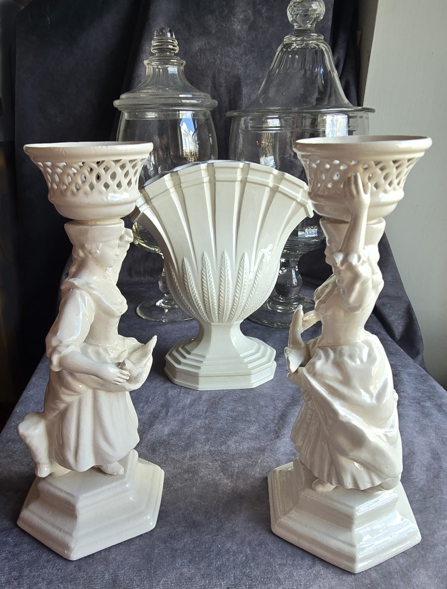 Insieme composto da un tulipiere e due candelieri antichi in maiolica-photo-3