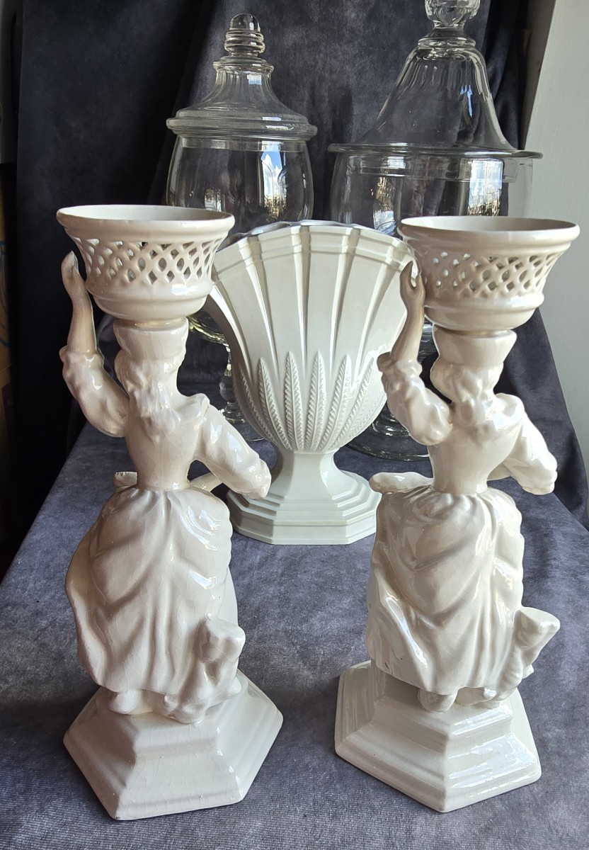 Insieme composto da un tulipiere e due candelieri antichi in maiolica-photo-4