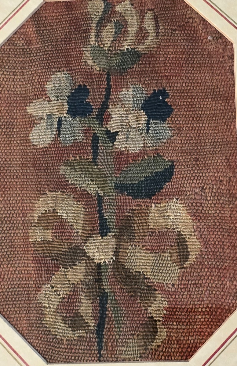 Quattro frammenti di arazzo di Aubusson incorniciati, XVIII secolo-photo-1